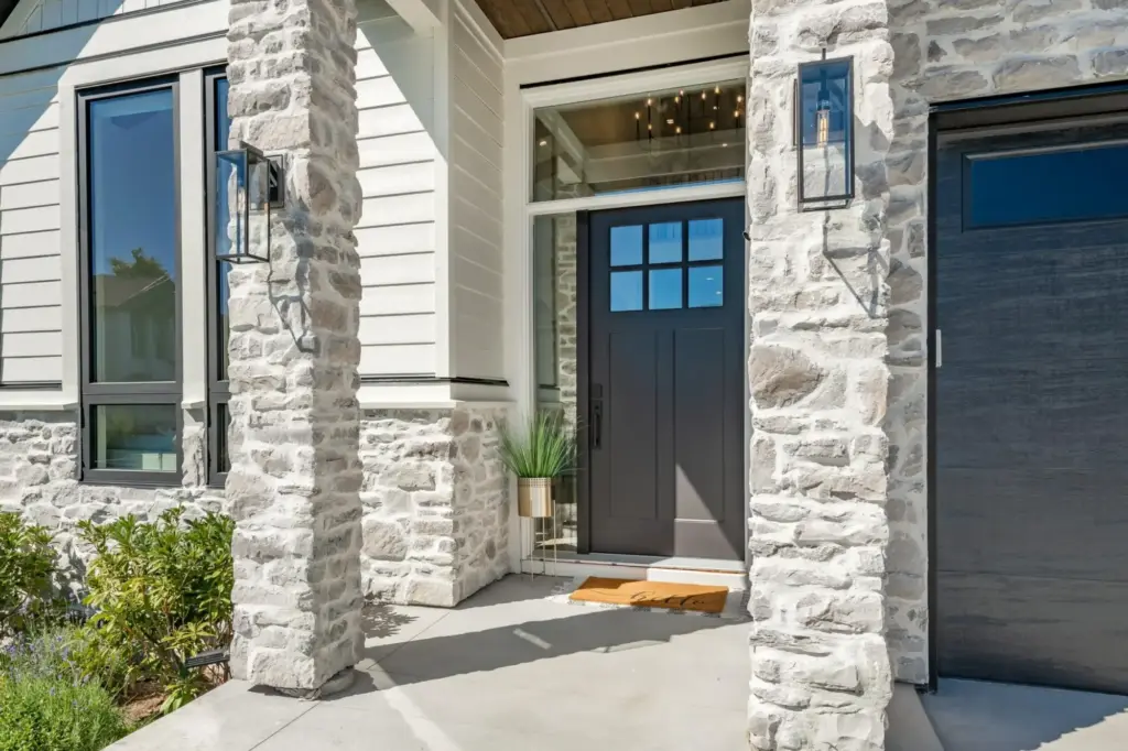 Entry door example, photo 2